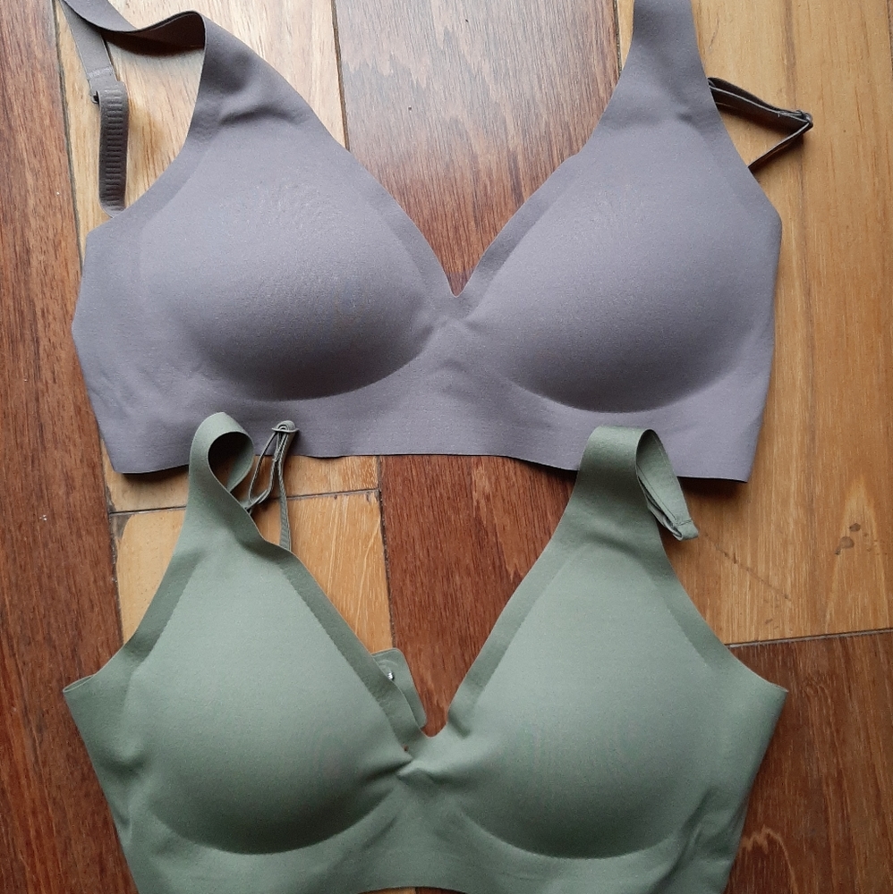 THREE BRAS NWOT Seamless 5D Wirefree Memory Bras